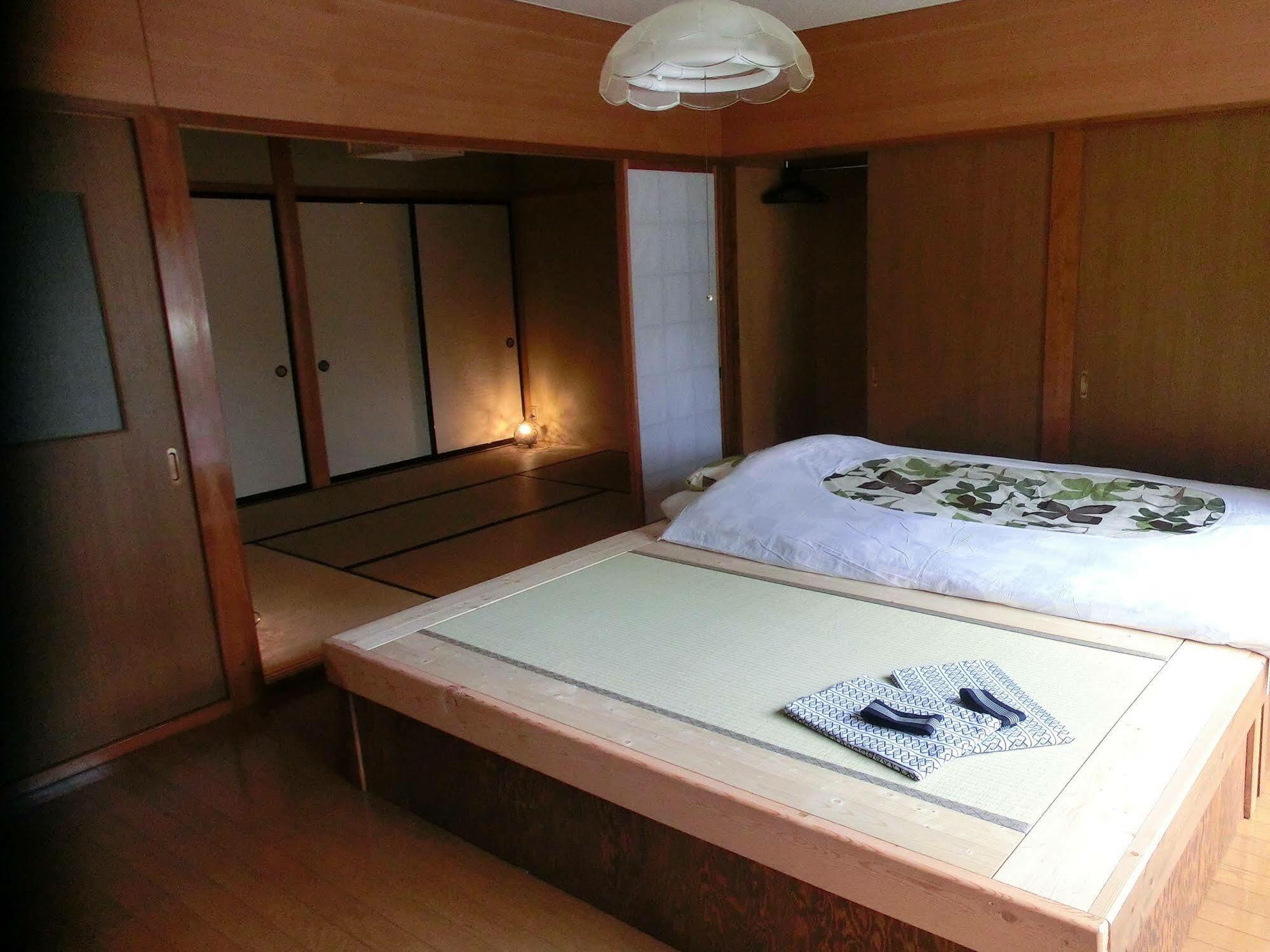 Takayama Ninja House Hotel Exterior photo